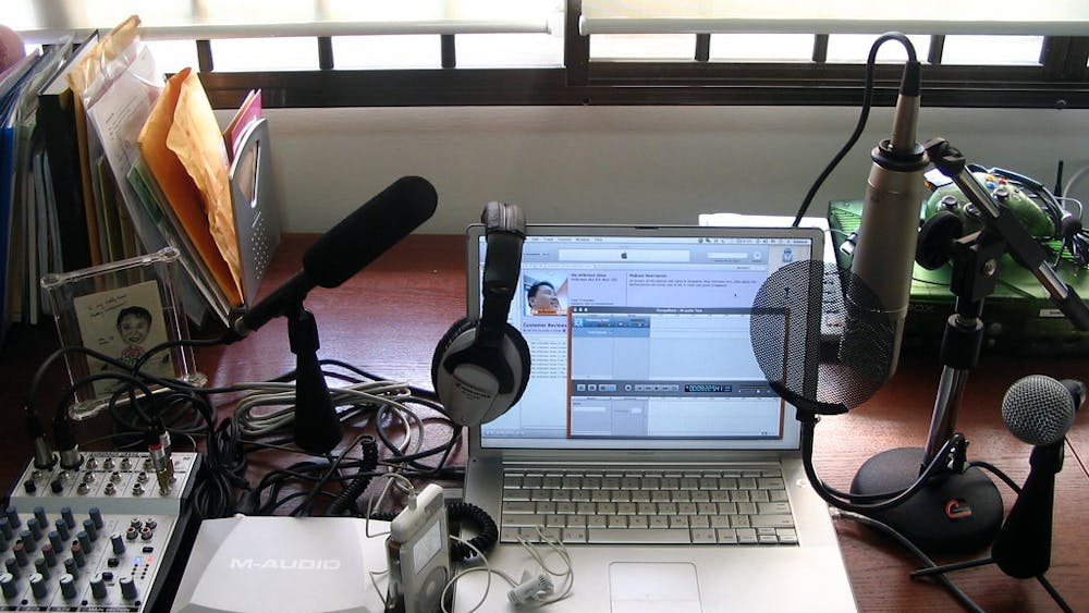 KIN MUN LEE / CC BY-NC-ND 2.0
Science podcasts are a great way to entertain oneself during mundane tasks and learn something new. 