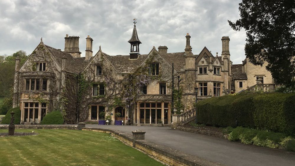 SARAH STIERCH / CC BY 2.0
Saltburn follows a lower-middle-class university student who is drawn into a bizarre world as he stays at a friend’s luxurious English manor over the summer holidays.