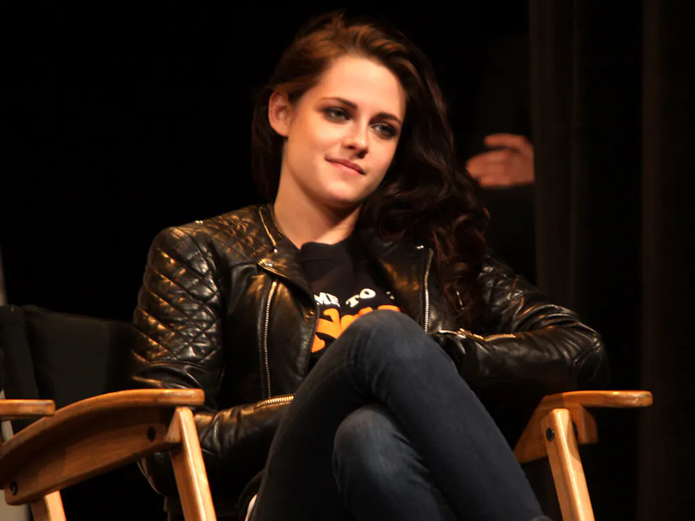 GAGE SKIDMORE / CC BY-SA 2.0
Kristin Stewart stars as Lou, a reclusive young woman who becomes absorbed in an all-consuming relationship with a bodybuilder and goes to great lengths for her.