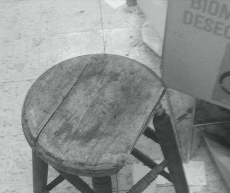 COURTESY OF ROLLIN HU
An old stool found in a basement would not make for a competent professor.