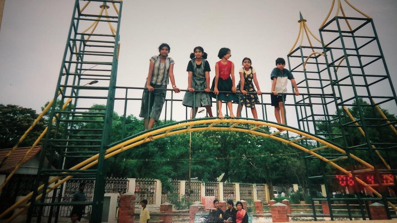 COURTESY OF SRINITHI SRINIVASAN
Srinivasan remembers her childhood in Coimbatore fondly, always surrounded by family and neighbors.