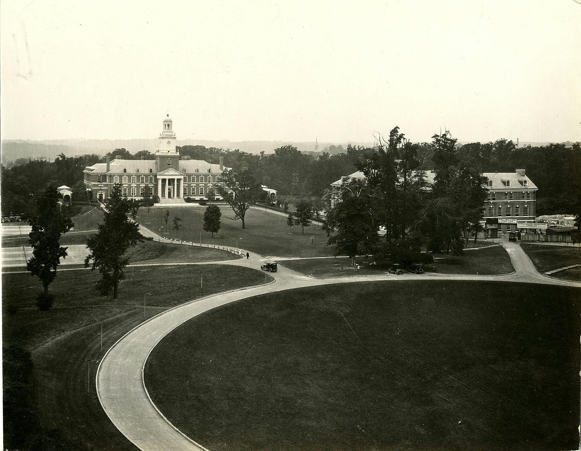COURTESY OF HOPKINS RETROSPECTIVE
Gilman and Remsen Hall circa 1924.