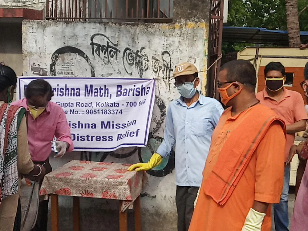 RAMAKRISHNA MISSION BELUR MATH/CC BY 2.0
Along with a shortage of COVID-19 tests, India lacks medical supplies such as personal protective equipment and oxygen. 