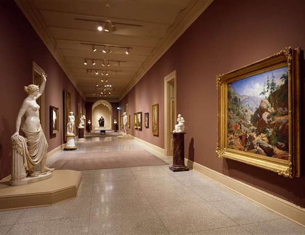 exhibit-hallway-at-the-national-museum-of-american-art-washington-dc.jpeg