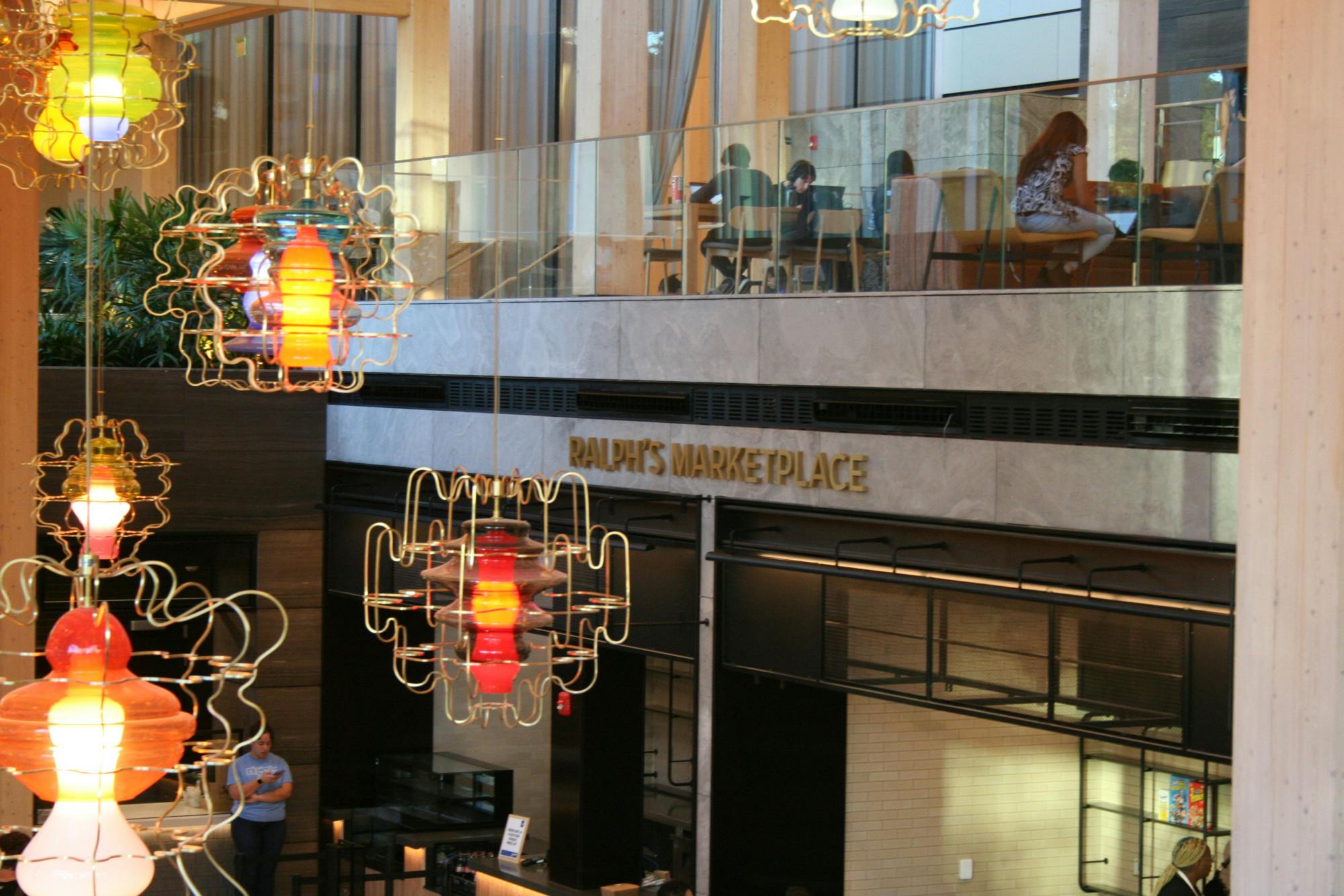 ERIC WANG / STAFF PHOTOGRAPHER
Students gather inside Ralph’s Marketplace at the Bloomberg Student Center to sample the newly opened dining options.