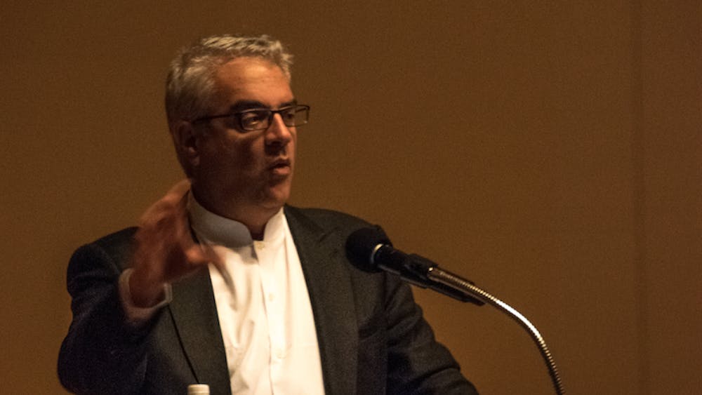 KAREEM OSMAN/PHOTOGRAPHY EDITOR
Christakis spoke to students in Shriver Hall about how social networks affect human behavior.