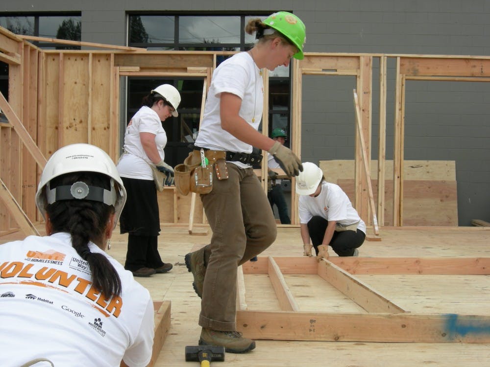 JOE MABEL/CC-BY-SAE 3.0
Habitat for Humanity offers a variety of community service initiatives.