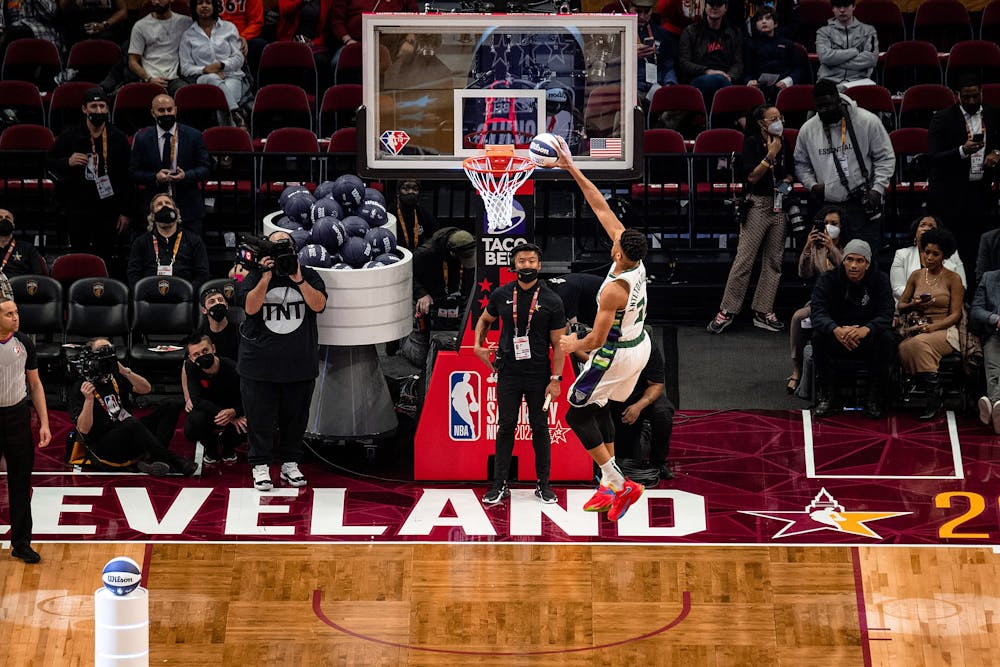 giannis-antetokounmpo-51915813870