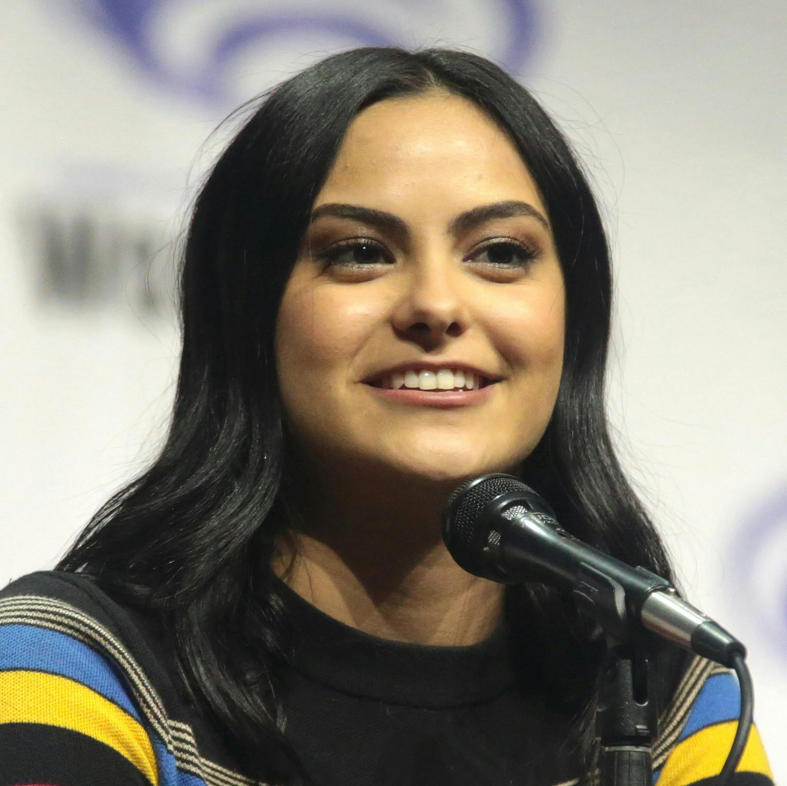GAGE SKIDMORE / CC BY-SA 3.0
Camila Mendes stars as a tortured queen bee in Netflix’s Do Revenge.