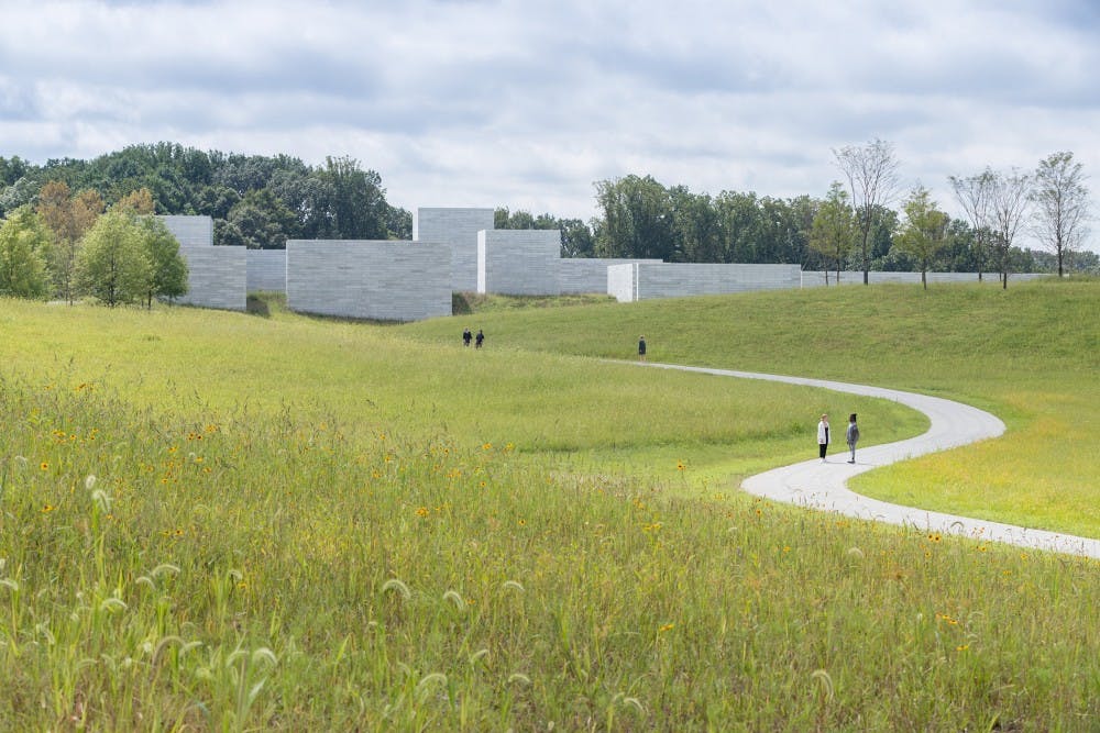 b3-1-approach-to-the-pavilions-iwan-baan-glenstone-museum-1