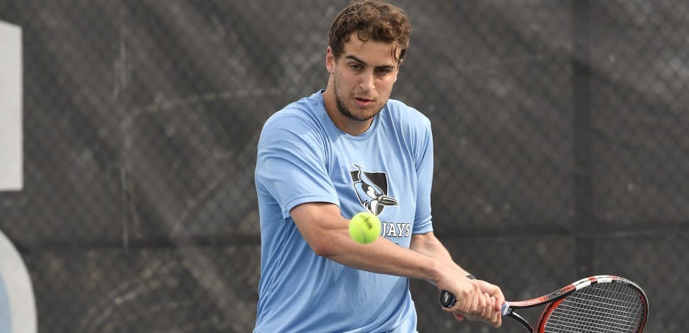 HOPKINSSPORTS.COM
Both the men and women beat Muhlenberg but fell to Carnegie Mellon.