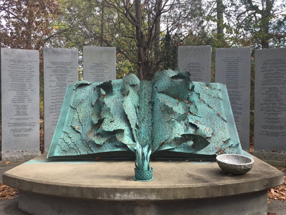 Holocaust%2520Memorial%2520Large