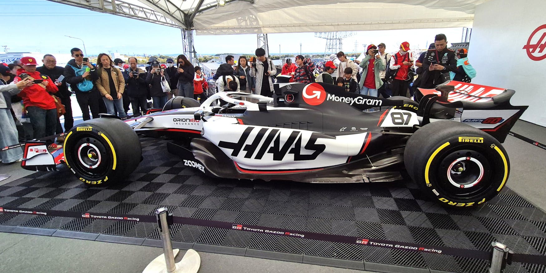 2025_Japan_GP_-_Haas_VF-25_Show_Car_-_1.jpg