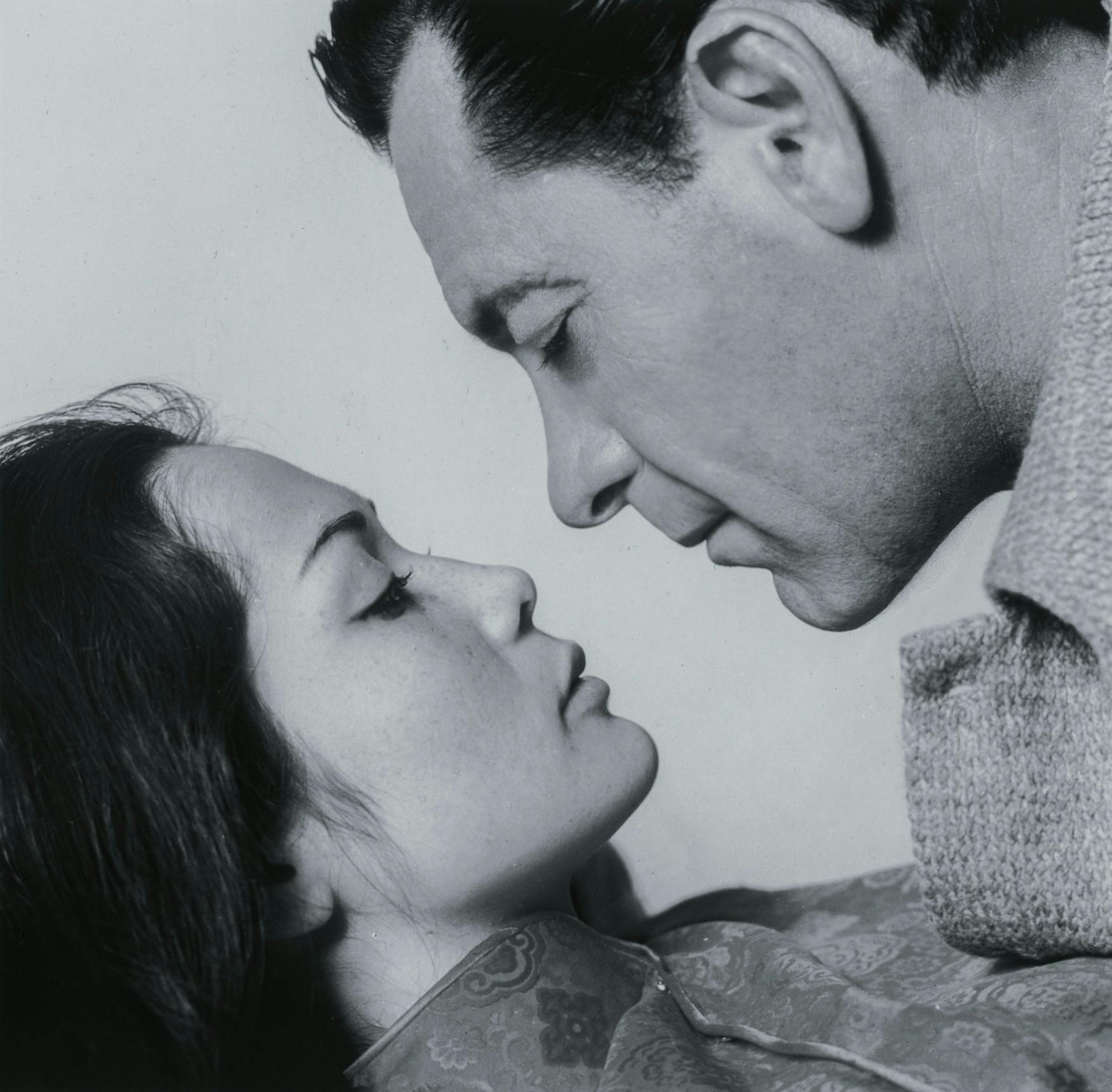 Nancy_Kwan_and_William_Holden_in_The_World_of_Suzie_Wong.jpg