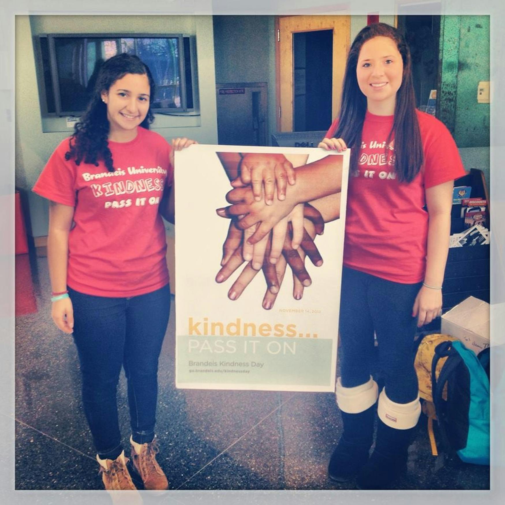 From left, Gabby Zilkha ’16, current Kindness Day coordinator, and Kira Levin ’17, former coordinator.
