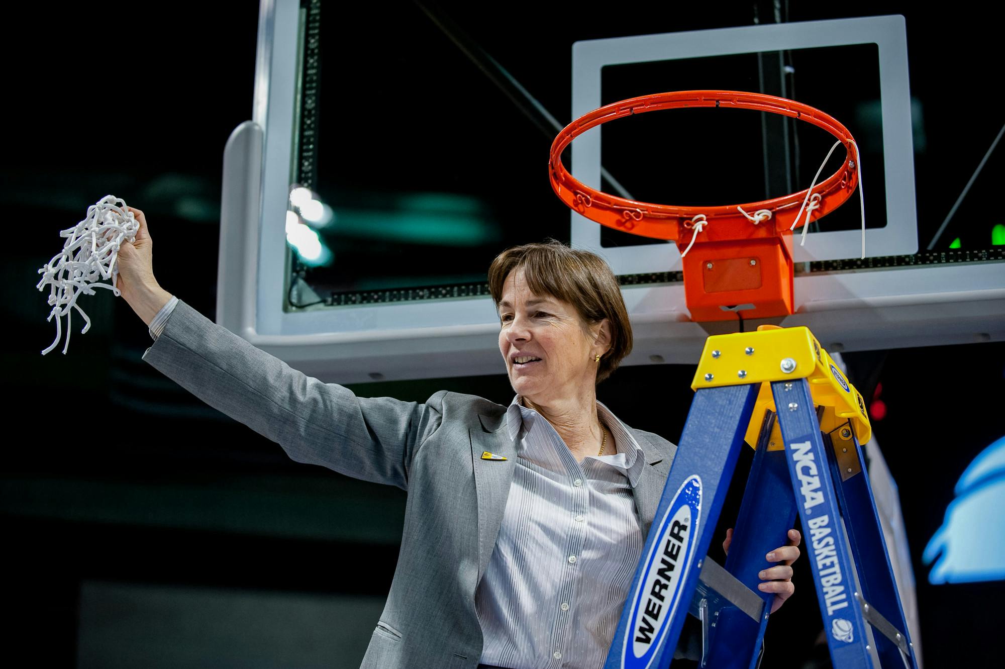 Tara VanDerveer, Women’s Basketball Legend, Retires | The Justice