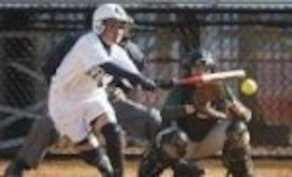 Softball Falls to TCNJ in NJAC Doubleheader