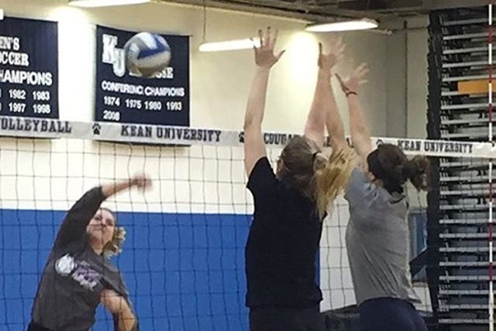 Women's Volleyball Hosts Competitive Spring Scrimmage