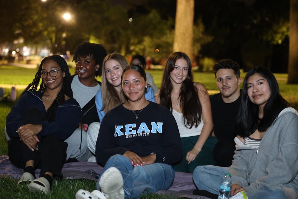 Kean Students & Friends Movie Under The Stars 