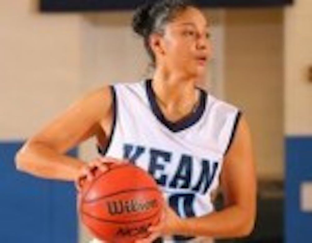 Cougars Get Past Baruch, 72-70