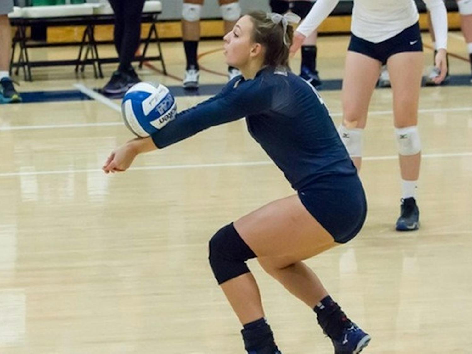 Volleyball.College-Communications