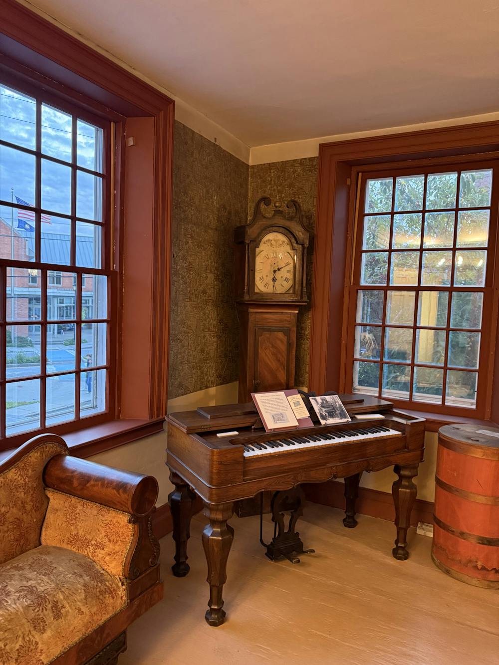 The event helped to raise money for the Henry Sheldon Musuem,
bringing togther community members and patrons to celebrate the museums offerings.