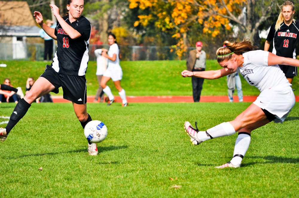 WomanSoccer-LeahFessler-color-4-of-5