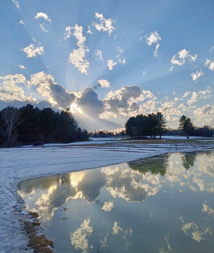 Sun beams over the golf course - Amaan Habibulla '25.jpg