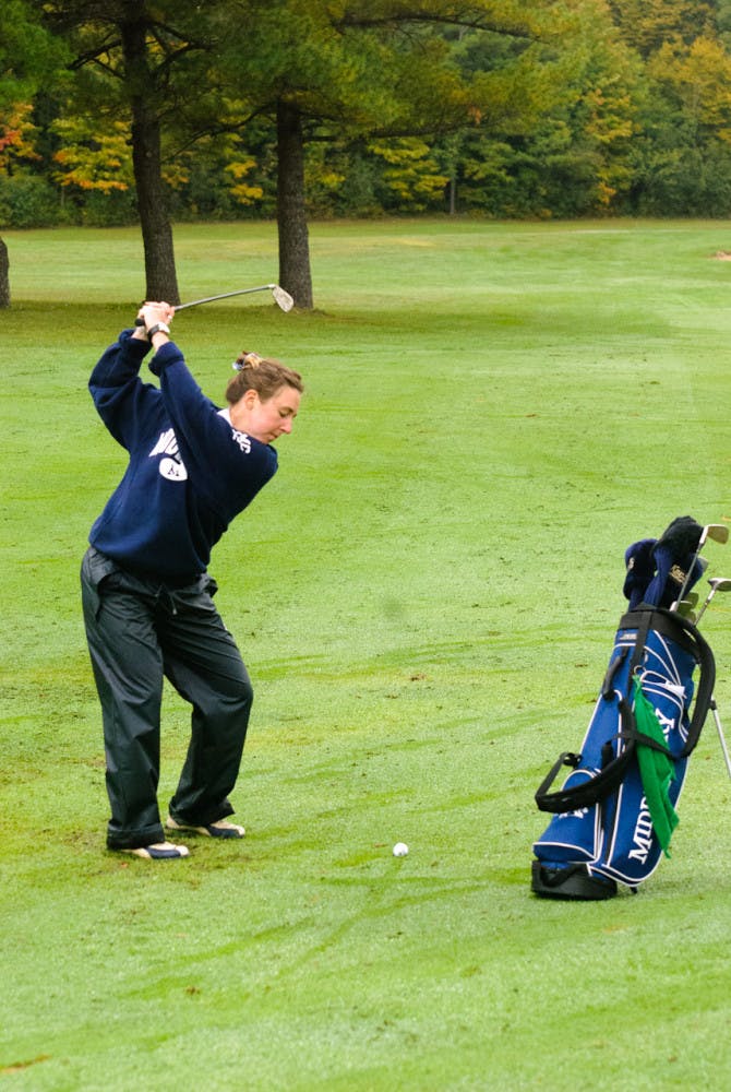 womengolf-Jiayi-Zhu-color-2-of-5