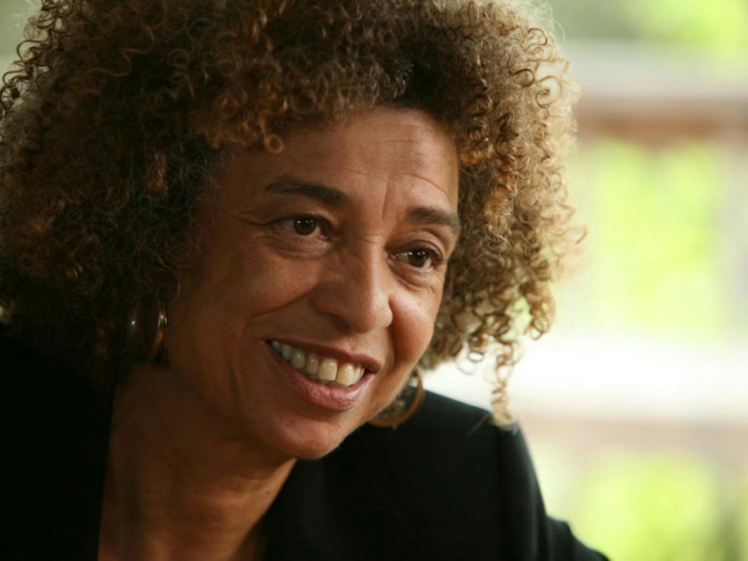 thumbnail_Davis-A-Photo-High-Res-HEADSHOT