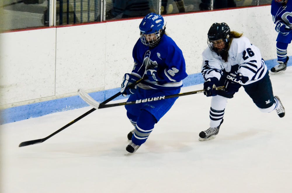 WomensIceHockey_Munyon_color-9-of-9