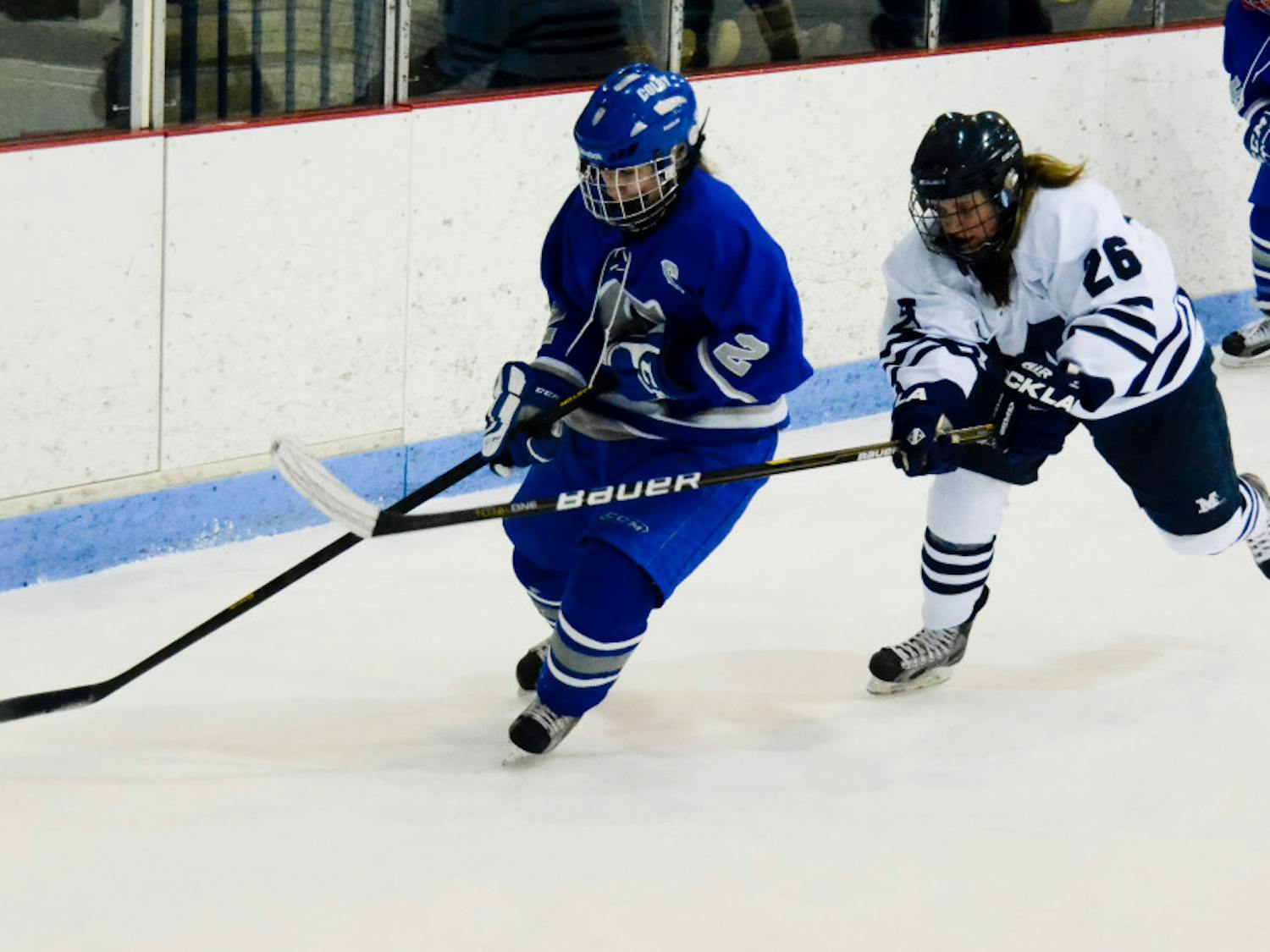 WomensIceHockey_Munyon_color-9-of-9