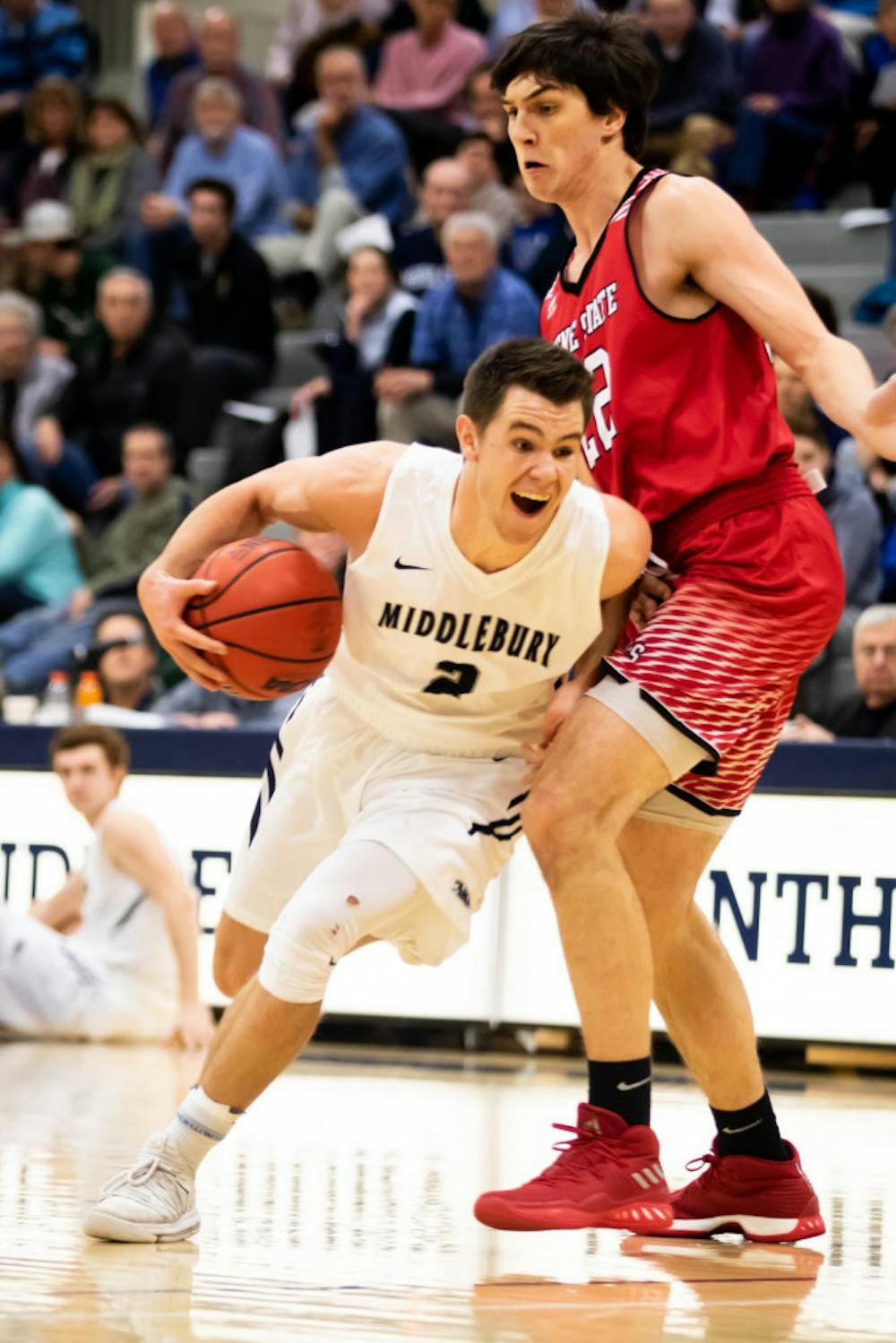 <span class="photocreditinline"><a href="https://middleburycampus.com/39670/uncategorized/michael-borenstein/">MICHAEL BORENSTEIN</a></span><br />Griffin Kornaker ’21 attempts to edge his way into the Keene State perimeter.