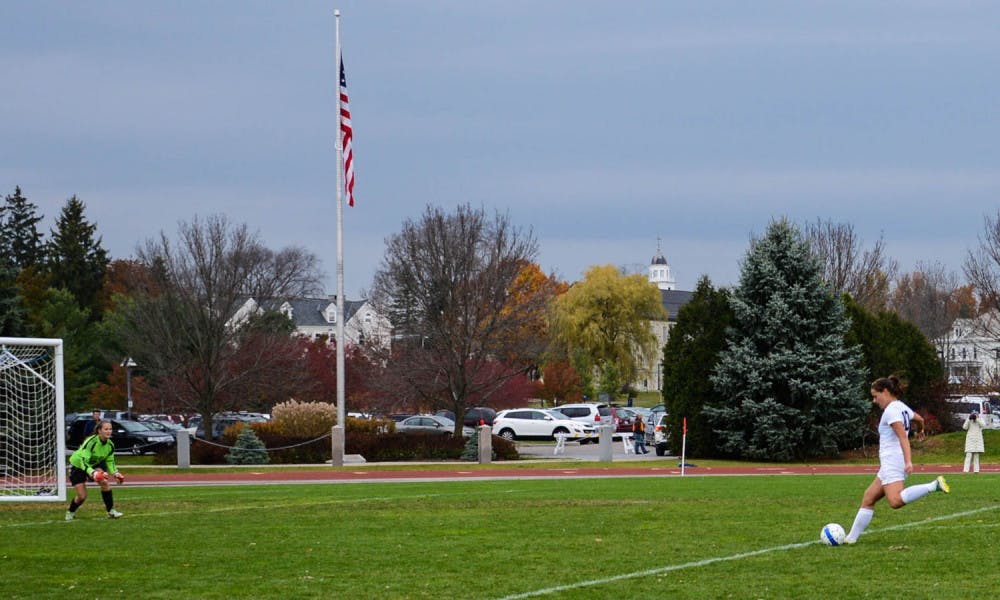 womens-soccer-11-2_-17