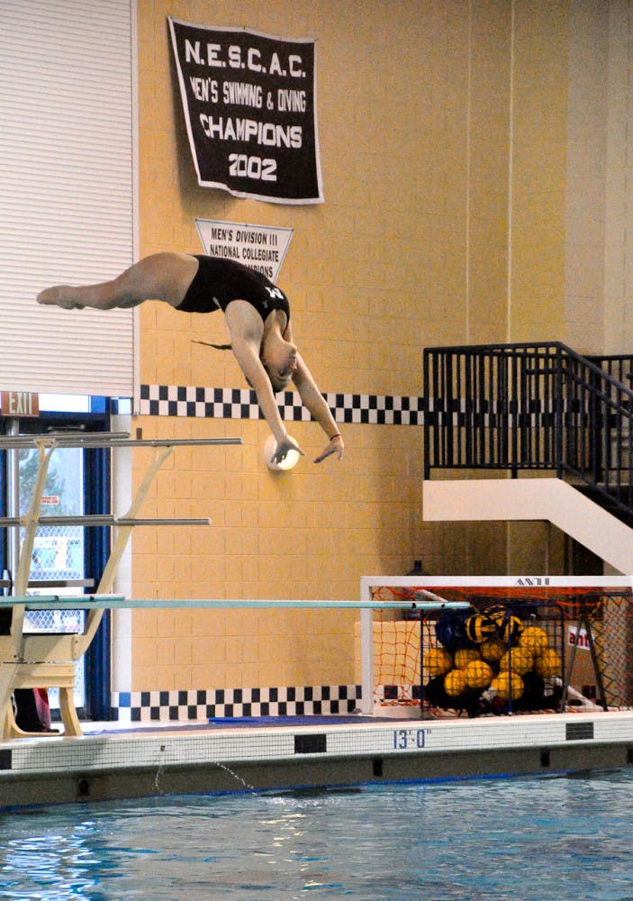 Diving-Jessica-Munyon-color3-1-of-1
