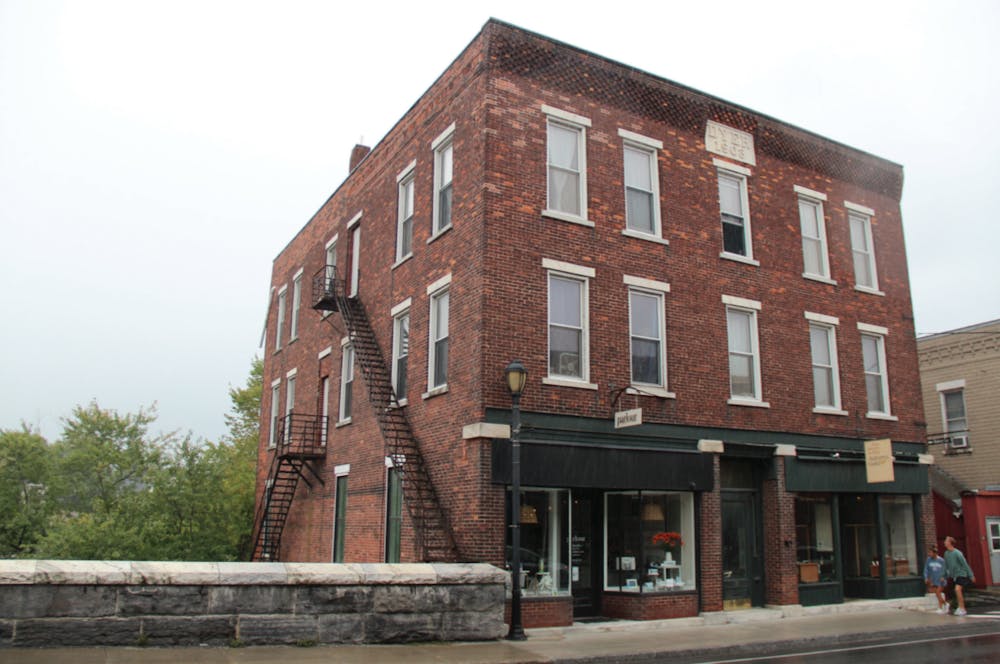 Many off-campus students live in multi-unit apartment buildings in downtown Middlebury. Proposed changes to town zoning laws would apply
student-occupancy regulations to properties housing four or more students rather than units.