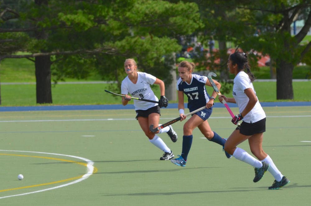 <span class="photocreditinline"><a href="https://middleburycampus.com/39367/uncategorized/benjy-renton/">BENJY RENTON</a></span><br />Julia Richards ’20 tracks down the ball against Bowdoin during the game on Sept. 22.