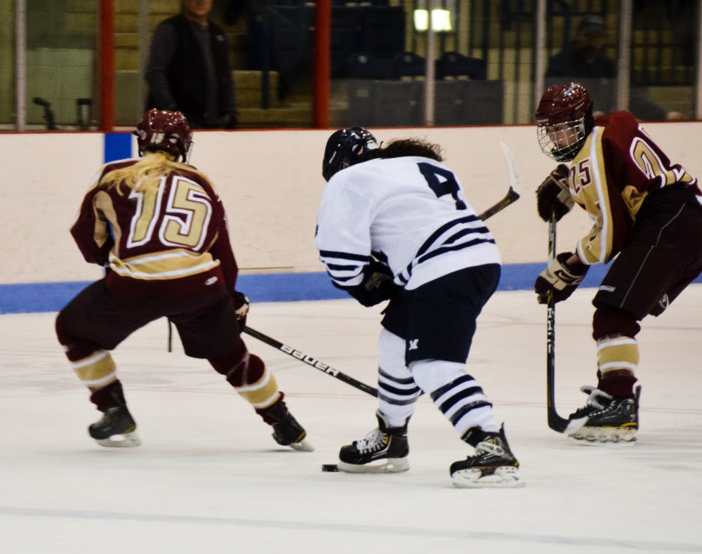 WomensHockey_JessicaMunyon_color-4-of-4