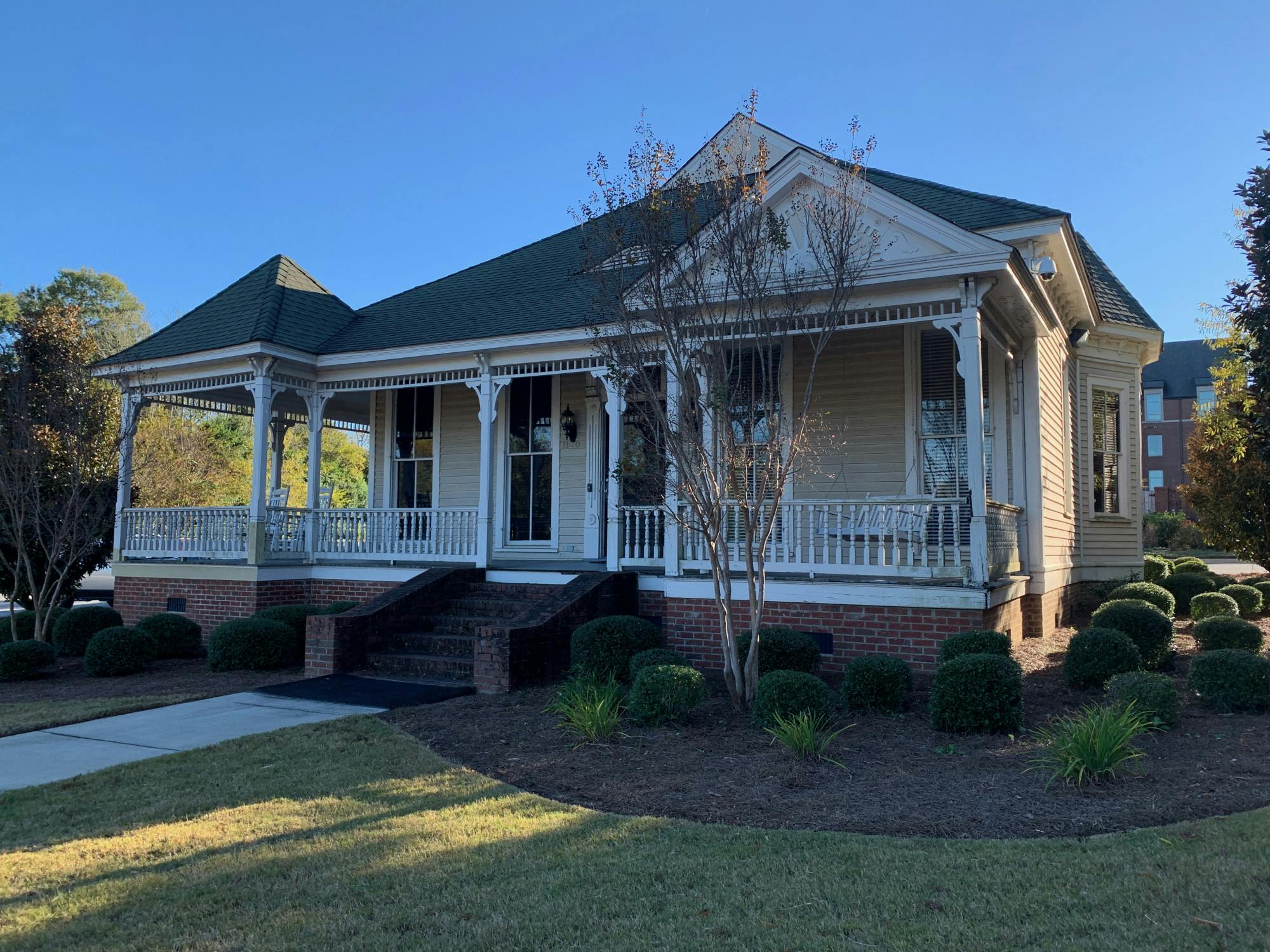 Honors House photo.jpeg