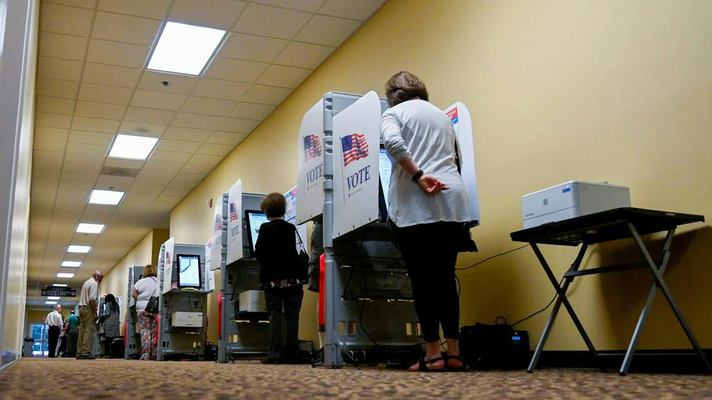 What you need to know about the Walker and Warnock runoff showdown - Vimarsana News