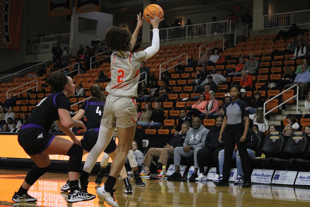 Ariana Bennett '26 shoots a jumper against Furman University on Jan. 25, 2025. She tallied season-highs in points and steals with 21 and four, respectively, against the Paladins.