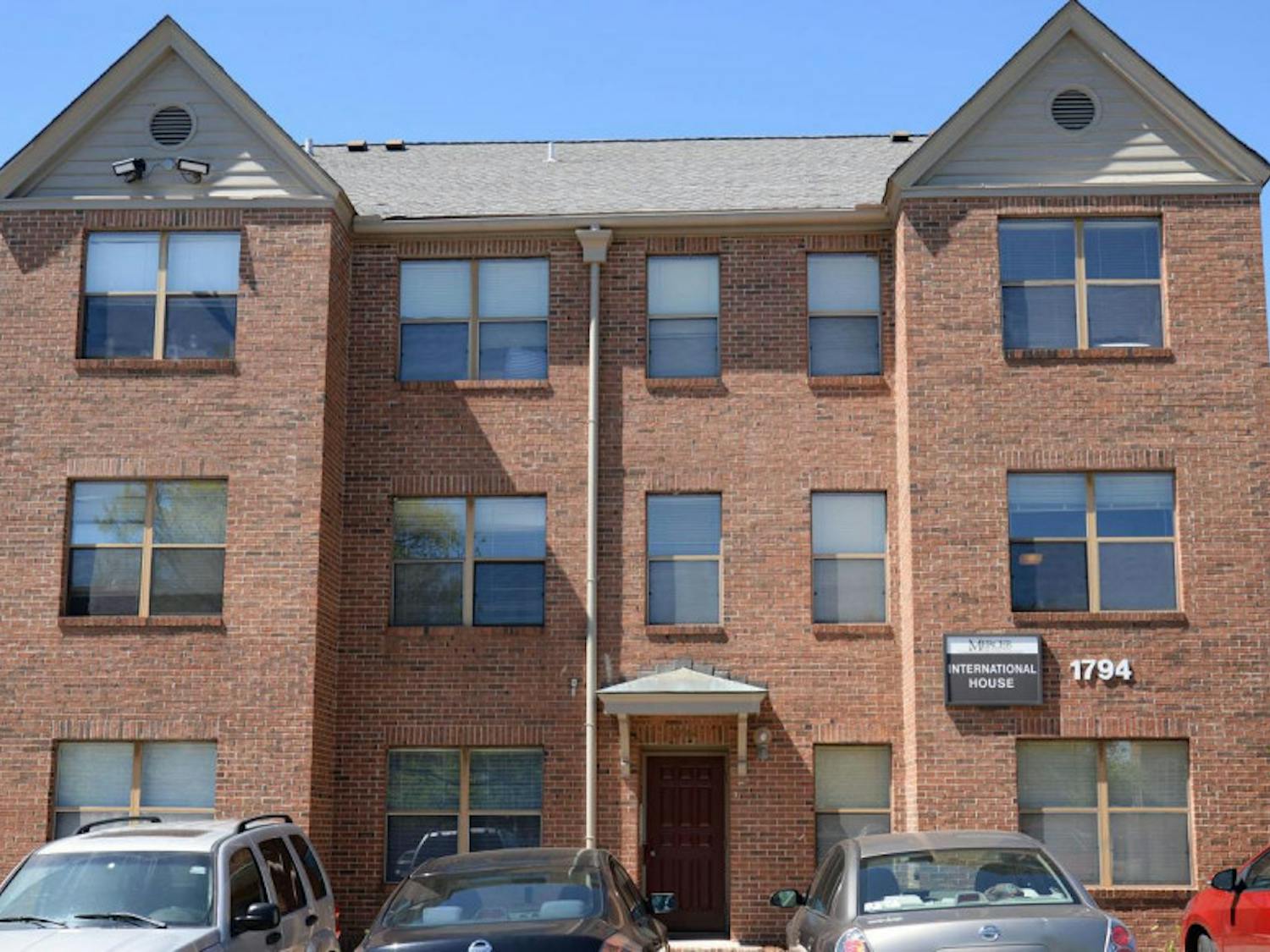 cluster15_lgbtqhouse