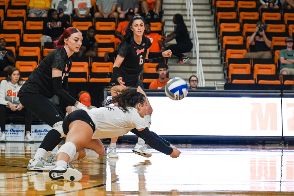 Abbey Havrilla ‘26 dives for a ball in a game against Georgia Southern University on September 14, 2023. Havrilla leads the team in digs with 268 and has 24 service aces so far this season.