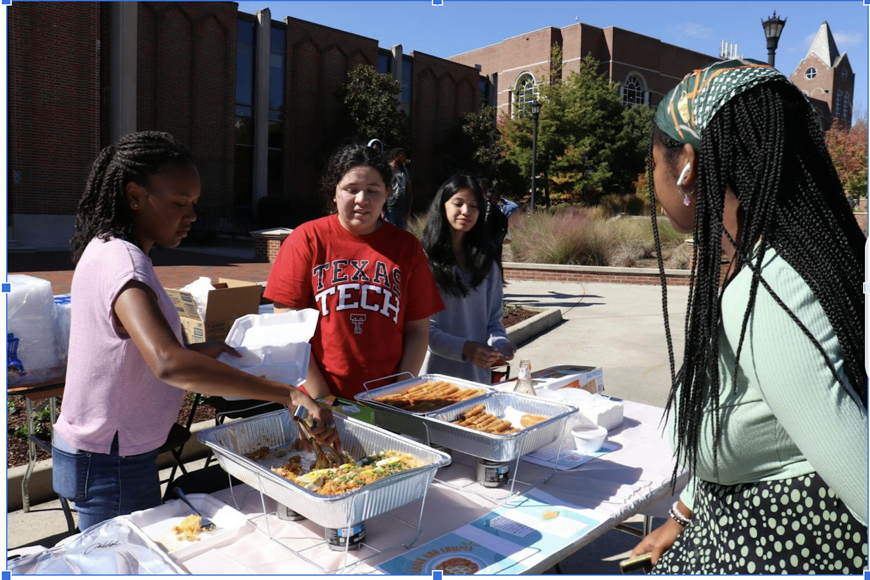 Mercer's Filipino Student Association holds its first "Palabok" and "Lumpia" stand - Vimarsana News