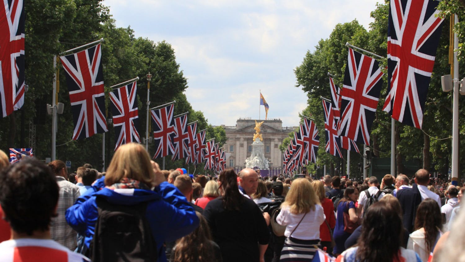 queens-platinum-jubilee-g01115e26e_1920