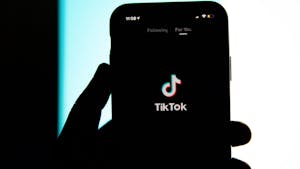 Over half of the U.S. states have banned TikTok from state-issued government devices. (Photo courtesy of Flickr/ “TikTok” by Solen Feyissa. Aug. 1, 2020).