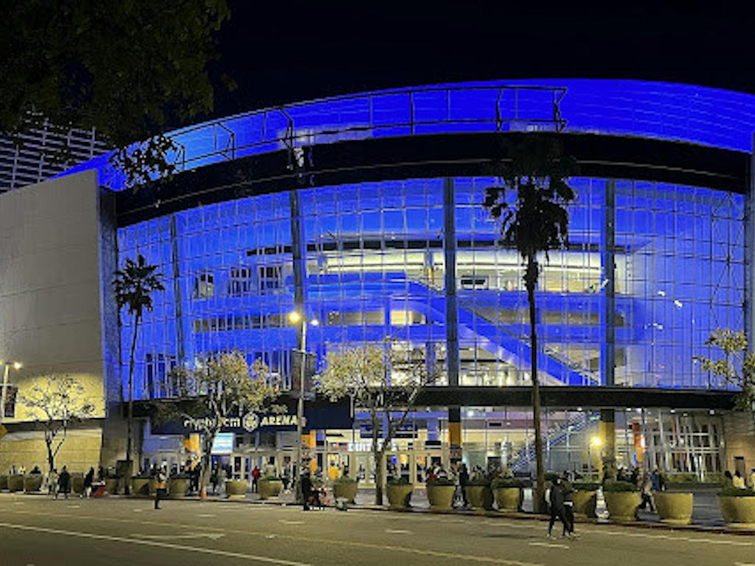 Outside View of Crypto.com Arena In Los Angeles California (Photo courtesy of Wikimedia Commons / “Crypto.com Arena 2022” by Troutfarm27. CC BY-SA 4.0, Nov. 11, 2022).