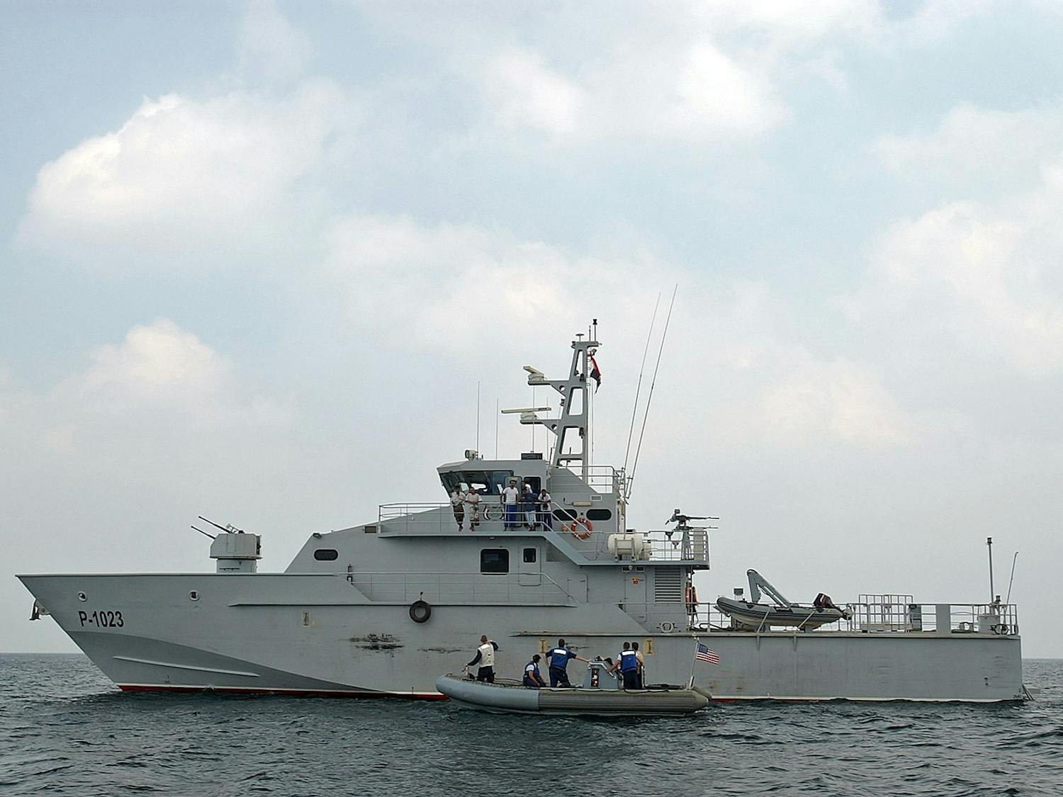 The beginning of the war in Gaza brought an end to headway in peace talks, as the Houthis vowed to attack any ships in the Red Sea they believed to have ties to Israel (Photo courtesy of Wikimedia Commons / “U.S. Navy Photo By Mass Communication Specialist 3rd Class Vincent J. Street”/ Public Domain / October 2, 2007). 