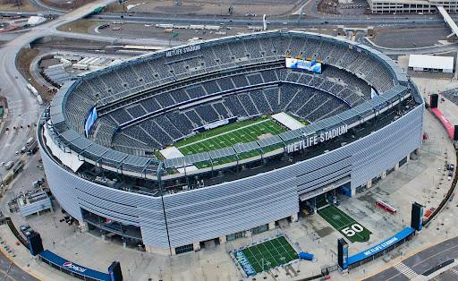 The $1 billion football stadium is not worth the price tag. (Photo courtesy of Wikimedia Commons)