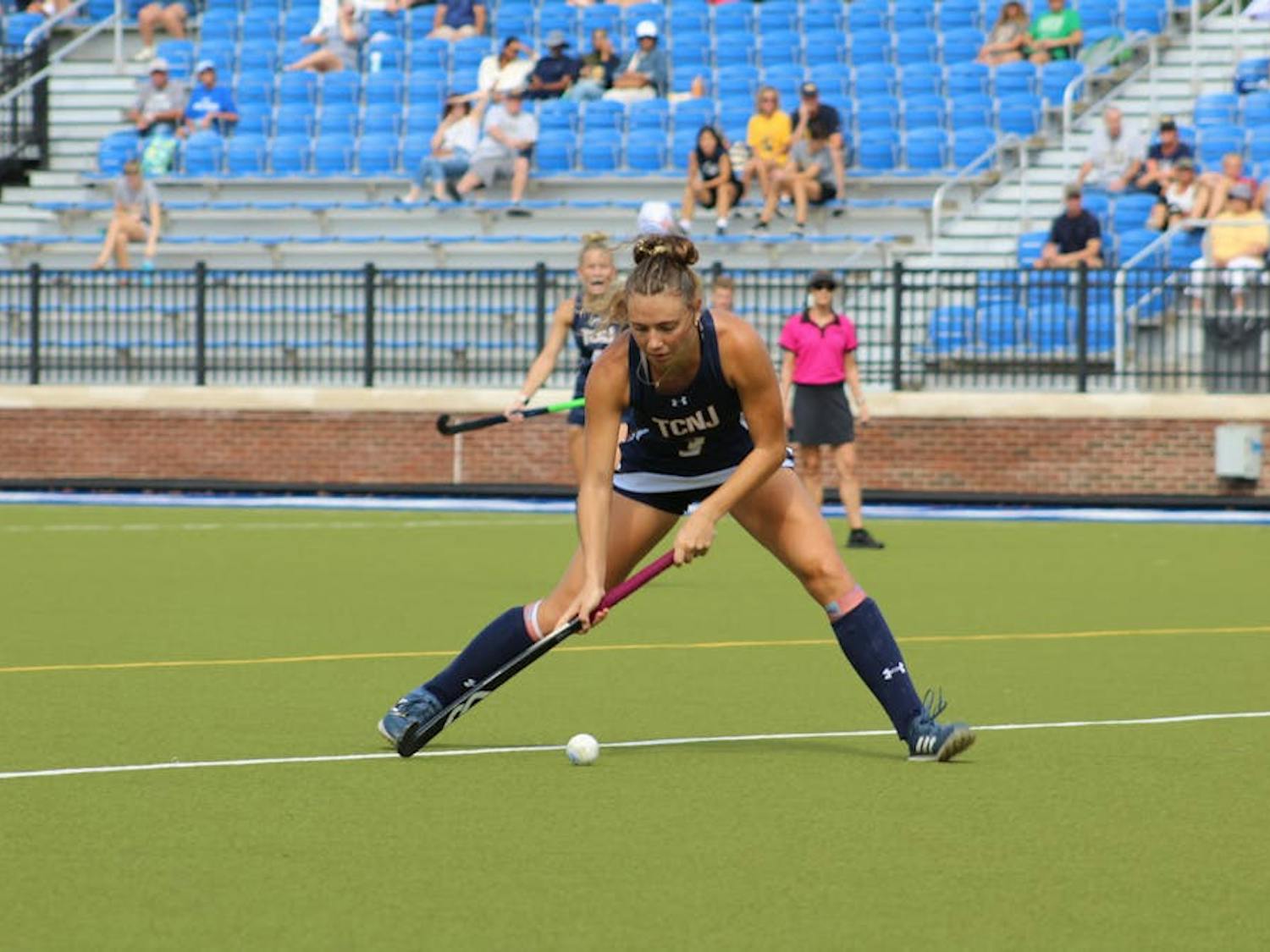 Field Hockey plays a tight shootout (Photo courtesy of Elizabeth Gladstone).